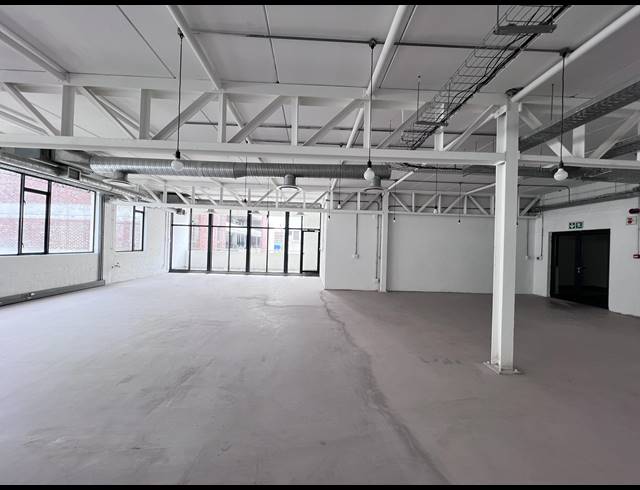 628M² OFFICE TO LET IN SALT RIVER